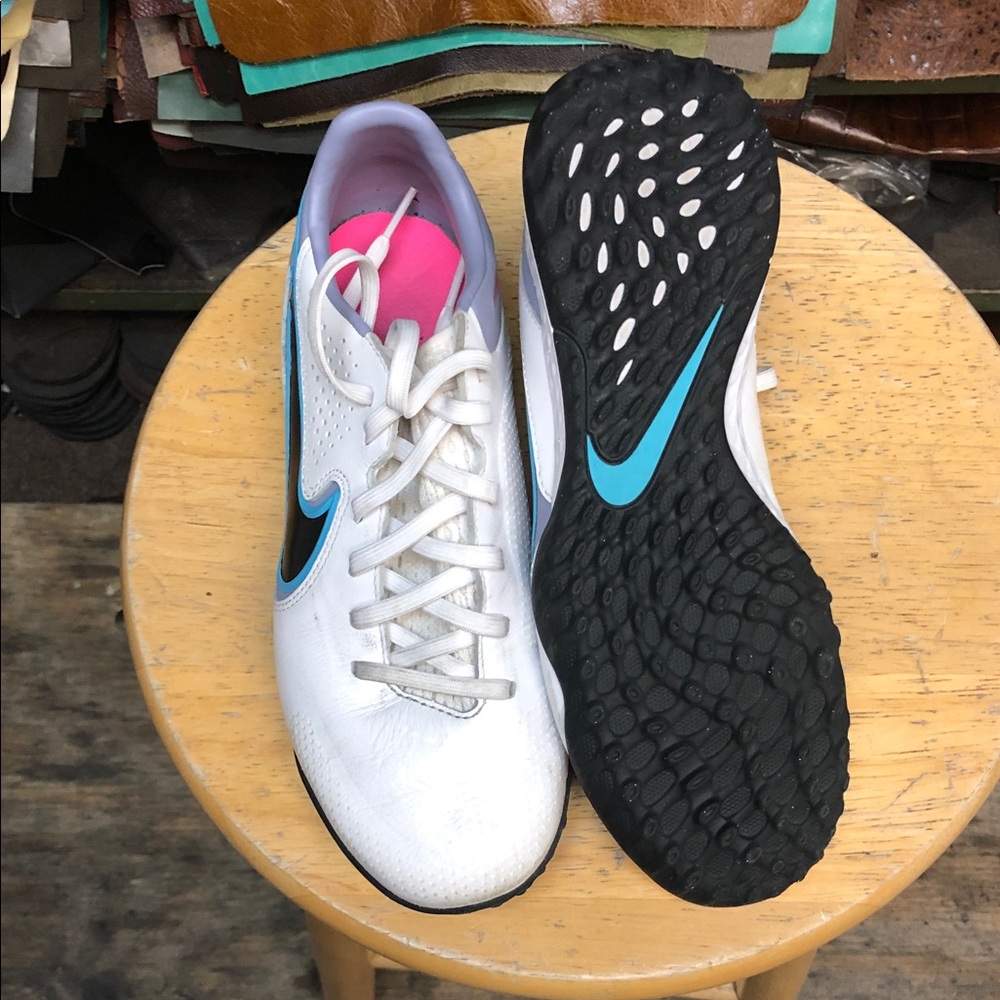 Nike White Black Teal Accent Low-Profile Trainers indoor soccer - Picture 3 of 7